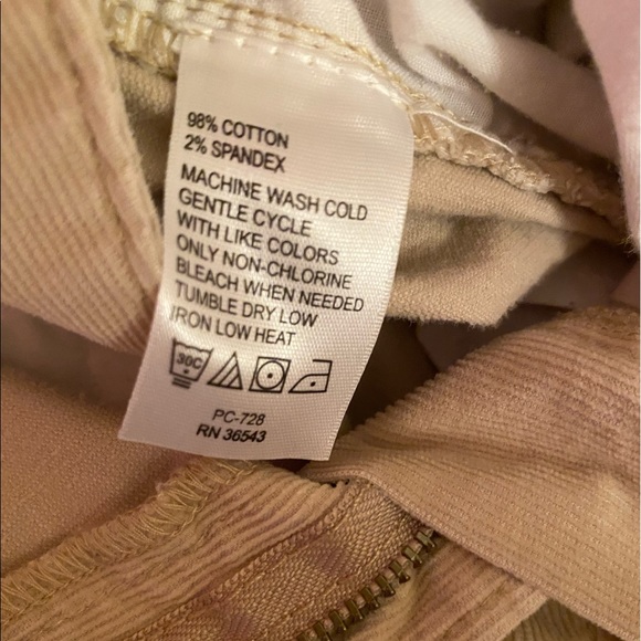 🌸 Izod light weight corduroy boot cut pants - Picture 9 of 9